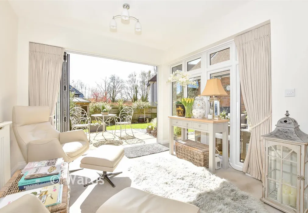 Lounge/Diner - Hawthornden Grove, Yalding, Maidstone, Kent - Wards of Kent