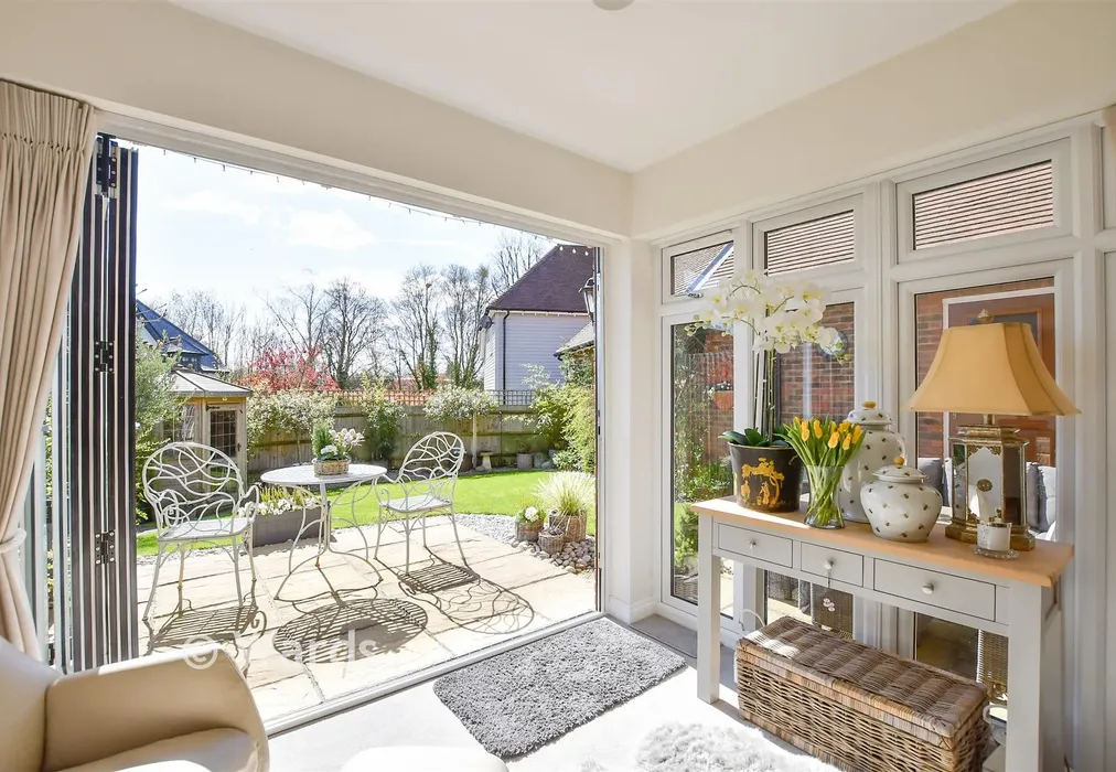 Internal Lifestyle Photograph - Hawthornden Grove, Yalding, Maidstone, Kent - Wards of Kent