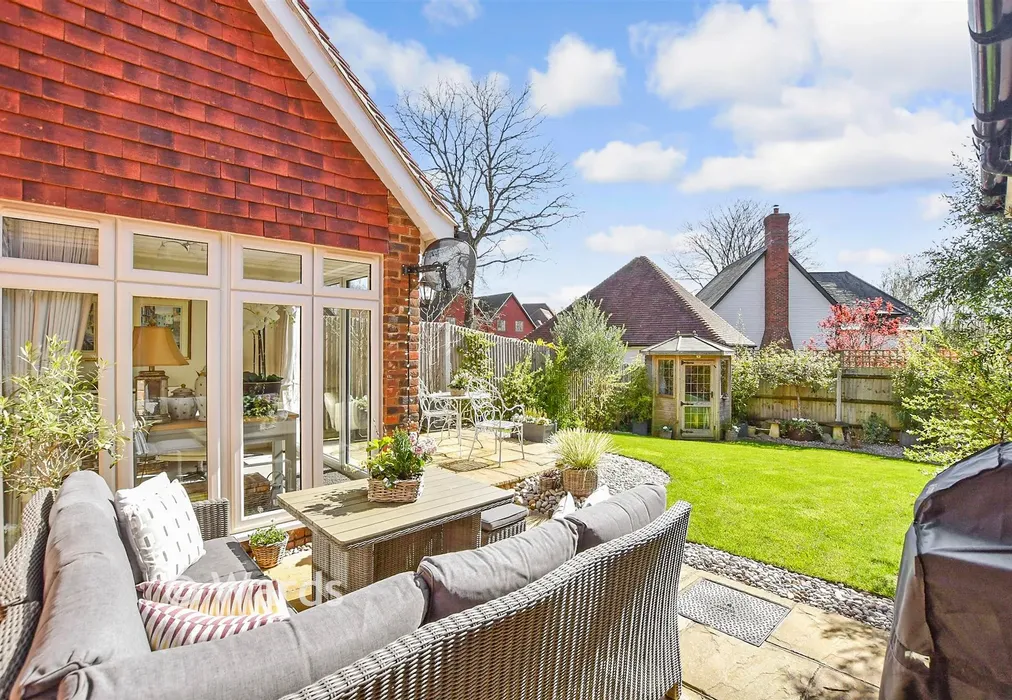 Rear Garden - Hawthornden Grove, Yalding, Maidstone, Kent - Wards of Kent
