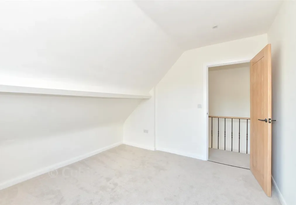 Bedroom 3 - Crescent Drive North, Woodingdean, Brighton, East Sussex - Wards of Kent