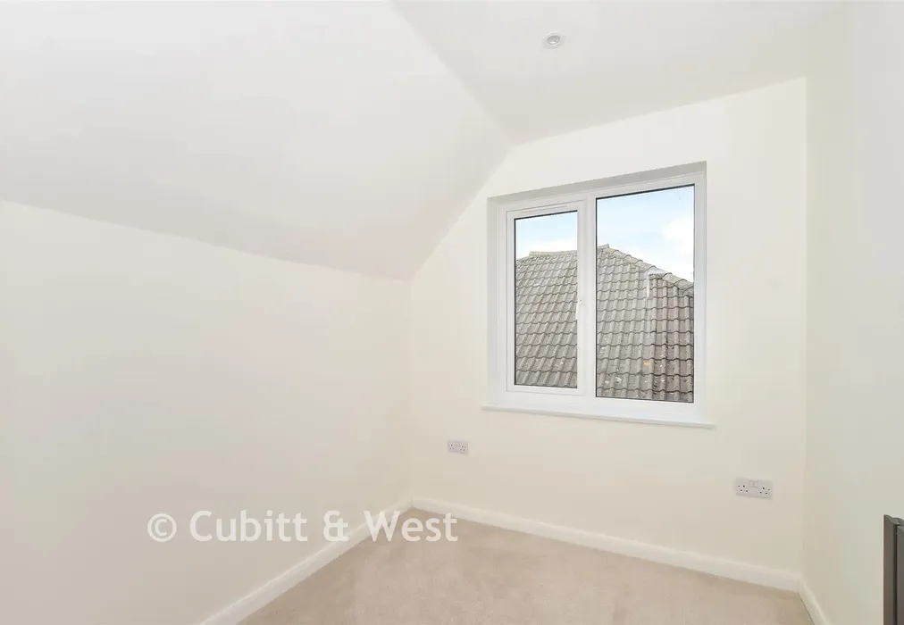 Bedroom 4 - Crescent Drive North, Woodingdean, Brighton, East Sussex - Wards of Kent