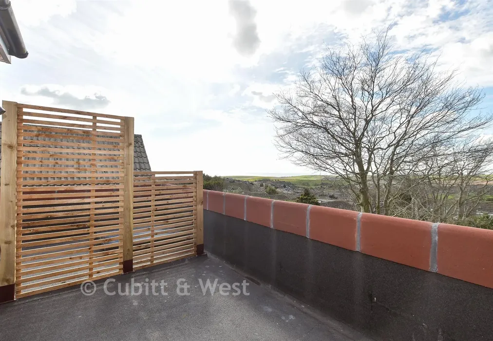 Roof Terrace - Crescent Drive North, Woodingdean, Brighton, East Sussex - Wards of Kent