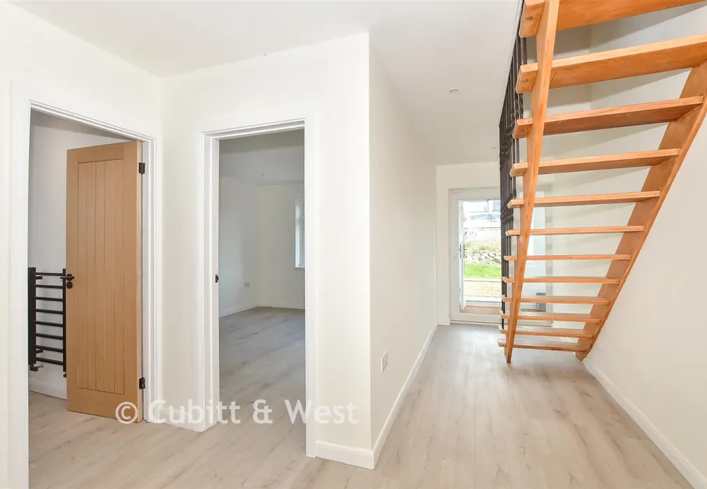 Entrance Hall - Crescent Drive North, Woodingdean, Brighton, East Sussex - Wards of Kent