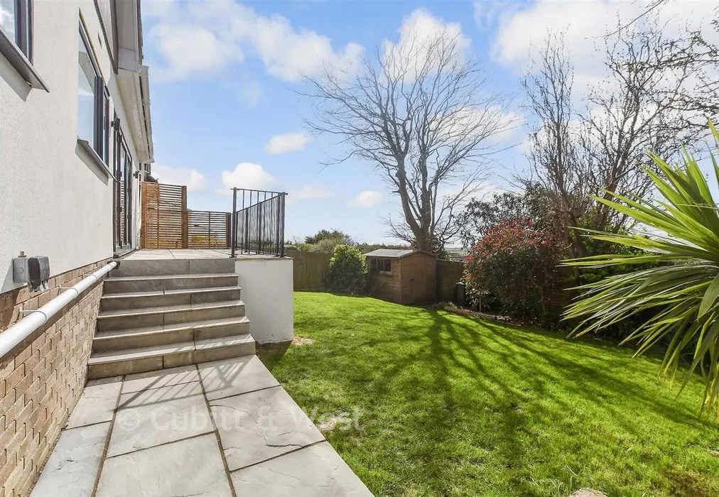 Rear Garden - Crescent Drive North, Woodingdean, Brighton, East Sussex - Wards of Kent