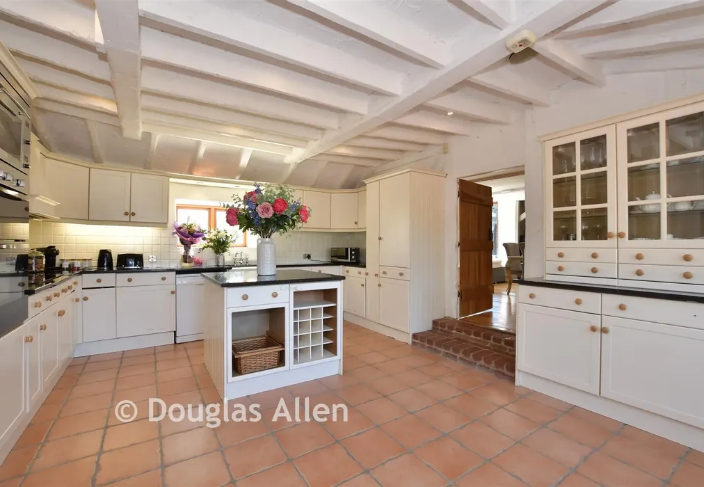 Kitchen/Breakfast Room - Ashwells Road, Pilgrims Hatch, Brentwood, Essex - Wards of Kent