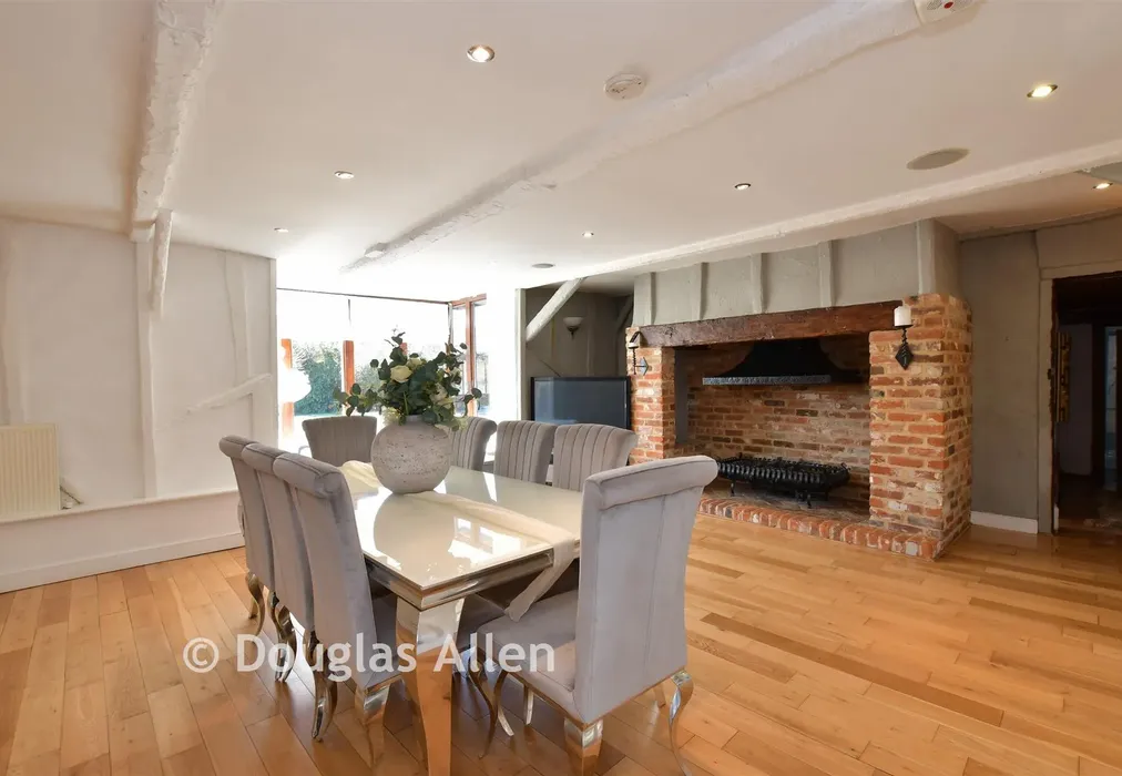 Lounge/Dining Room - Ashwells Road, Pilgrims Hatch, Brentwood, Essex - Wards of Kent