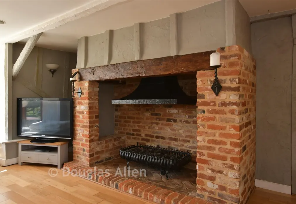 Internal Feature - Ashwells Road, Pilgrims Hatch, Brentwood, Essex - Wards of Kent