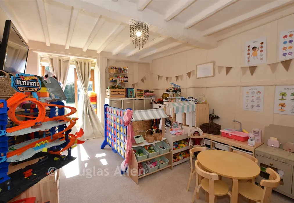 Bedroom 3 - Ashwells Road, Pilgrims Hatch, Brentwood, Essex - Wards of Kent