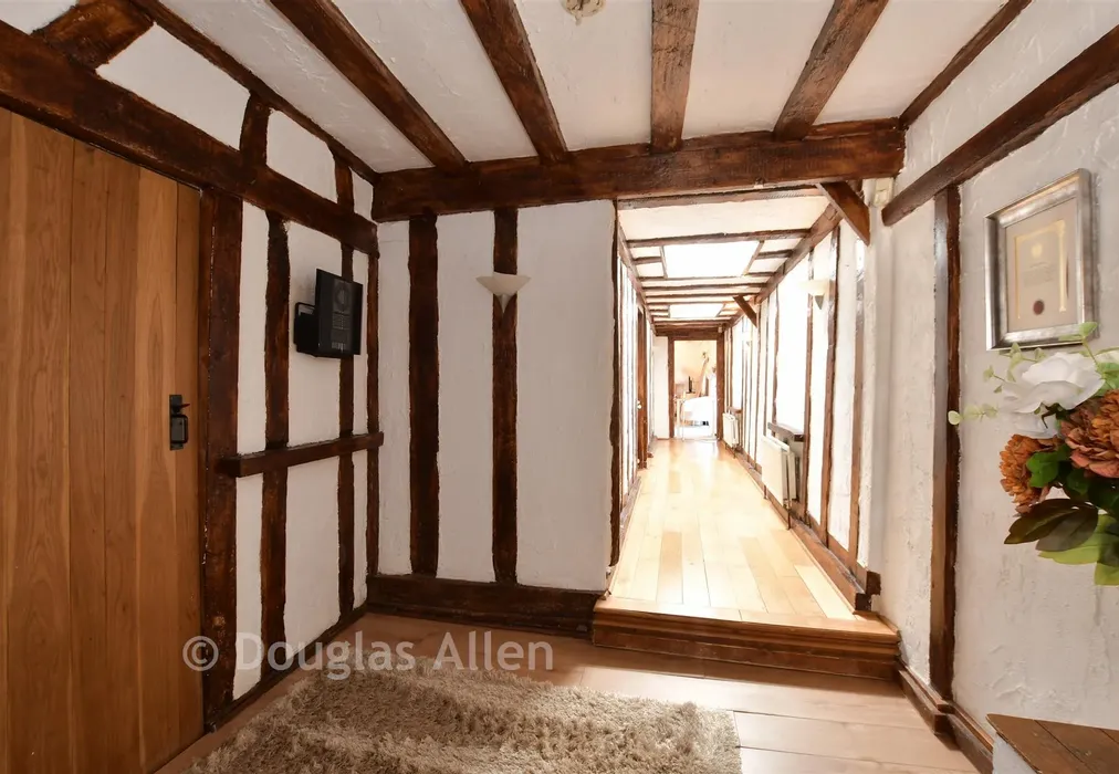 Hallway - Ashwells Road, Pilgrims Hatch, Brentwood, Essex - Wards of Kent