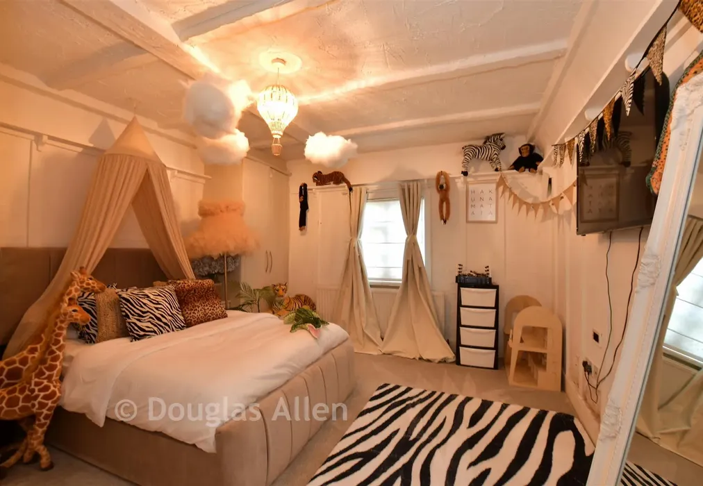 Bedroom 2 - Ashwells Road, Pilgrims Hatch, Brentwood, Essex - Wards of Kent