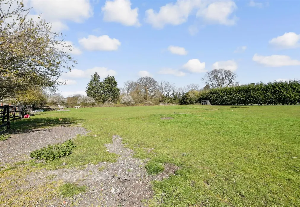 Rear Garden - Ashwells Road, Pilgrims Hatch, Brentwood, Essex - Wards of Kent