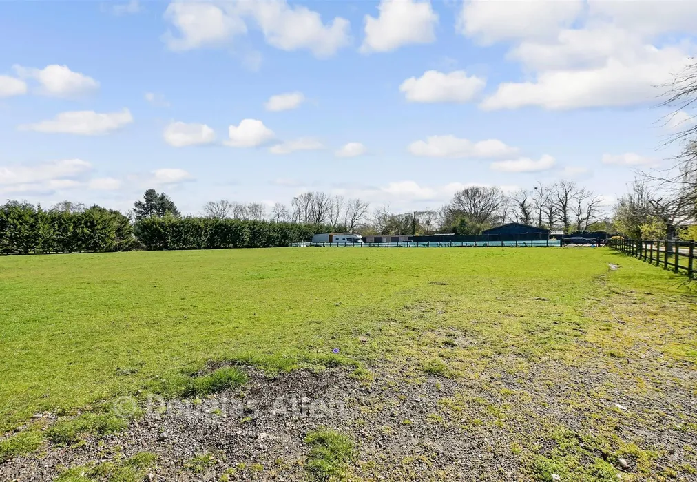 Rear Garden - Ashwells Road, Pilgrims Hatch, Brentwood, Essex - Wards of Kent