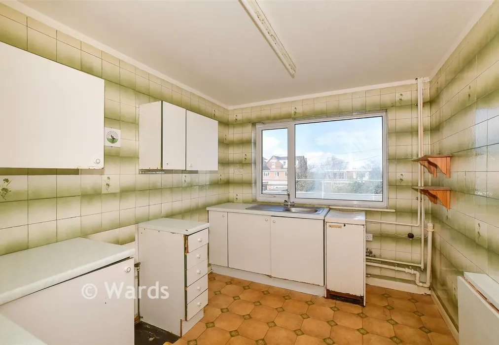Kitchen - Tankerton Road, Whitstable, Kent - Wards of Kent