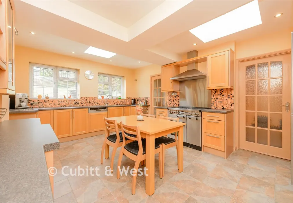 Kitchen - Chipstead Lane, Lower Kingswood, Tadworth, Surrey - Wards of Kent
