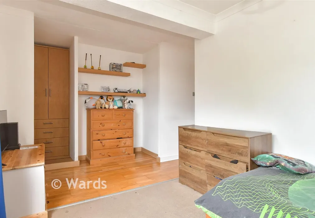 Bedroom 1 - Abbeyfields, Faversham, Kent - Wards of Kent