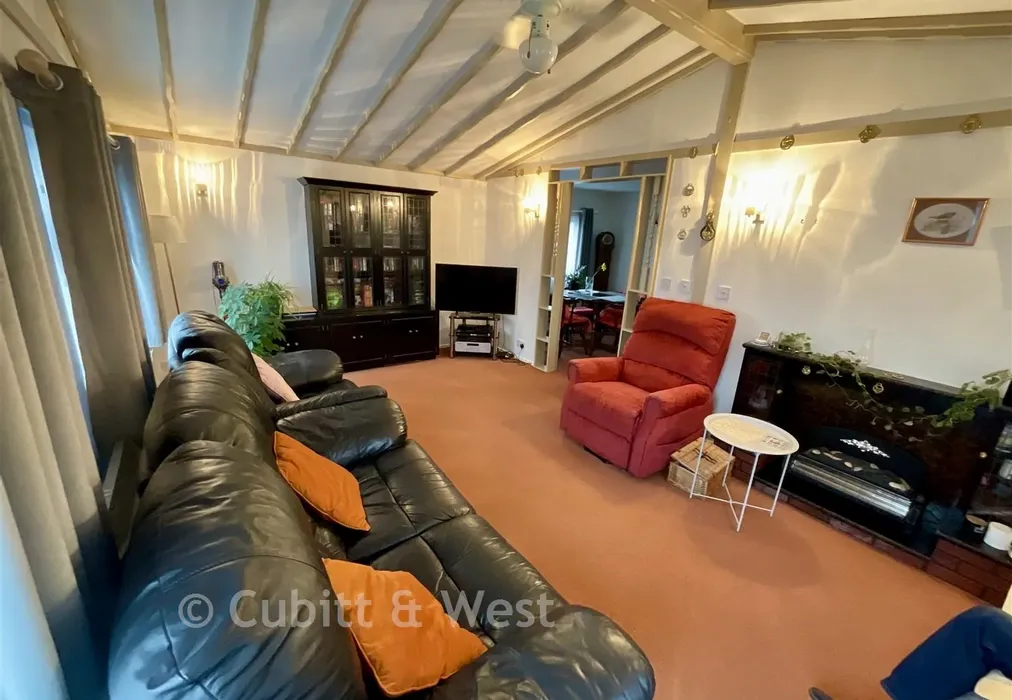 Lounge Area 2 - Laburnum Court, Smallfield, Horley, Surrey - Wards of Kent