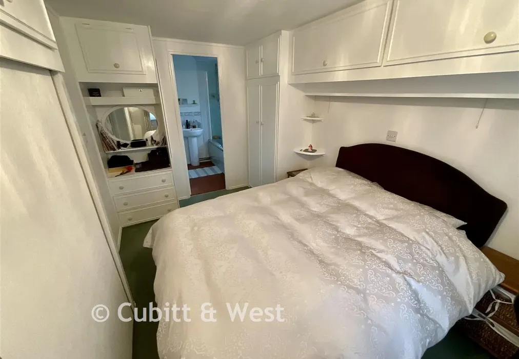 Bedroom 1 - Laburnum Court, Smallfield, Horley, Surrey - Wards of Kent
