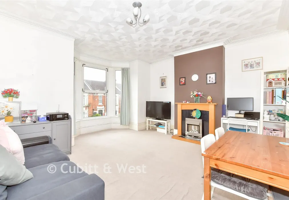 Lounge - North End Avenue, Portsmouth, Hampshire - Wards of Kent