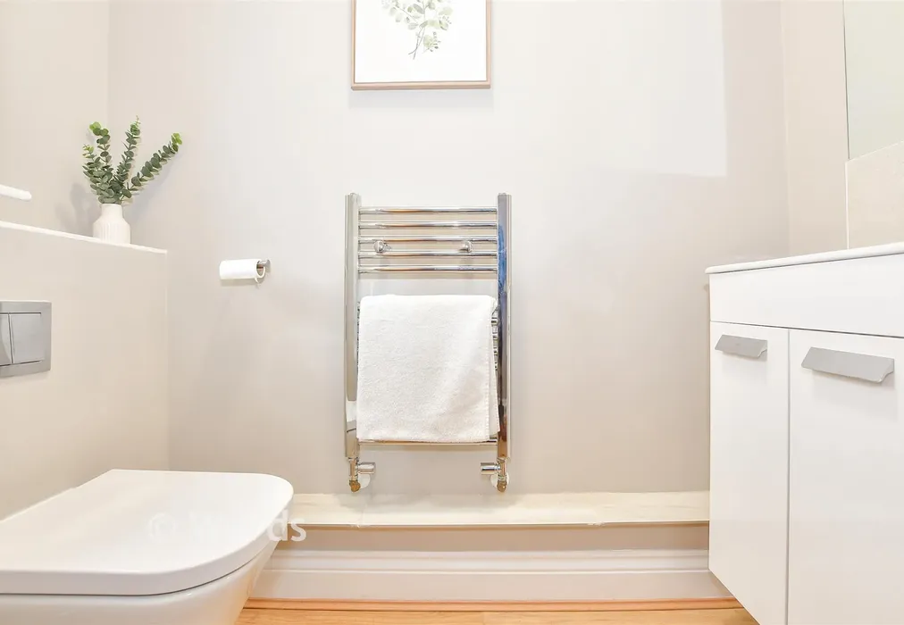 Cloakroom - Farleigh Heights, Tovil, Kent - Wards of Kent