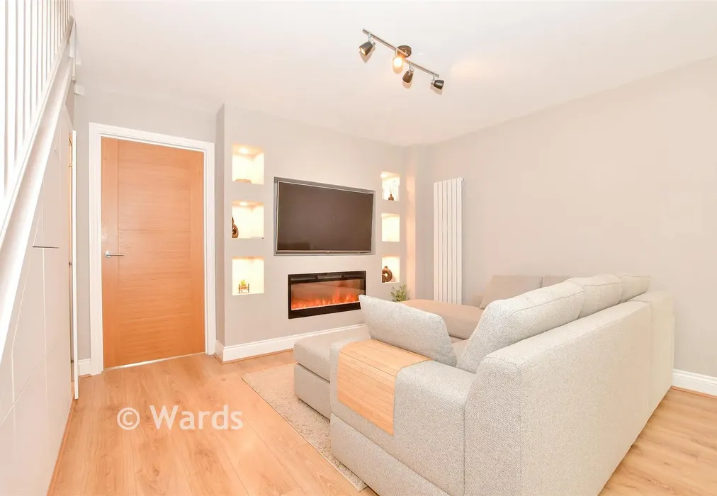 Lounge - Farleigh Heights, Tovil, Kent - Wards of Kent