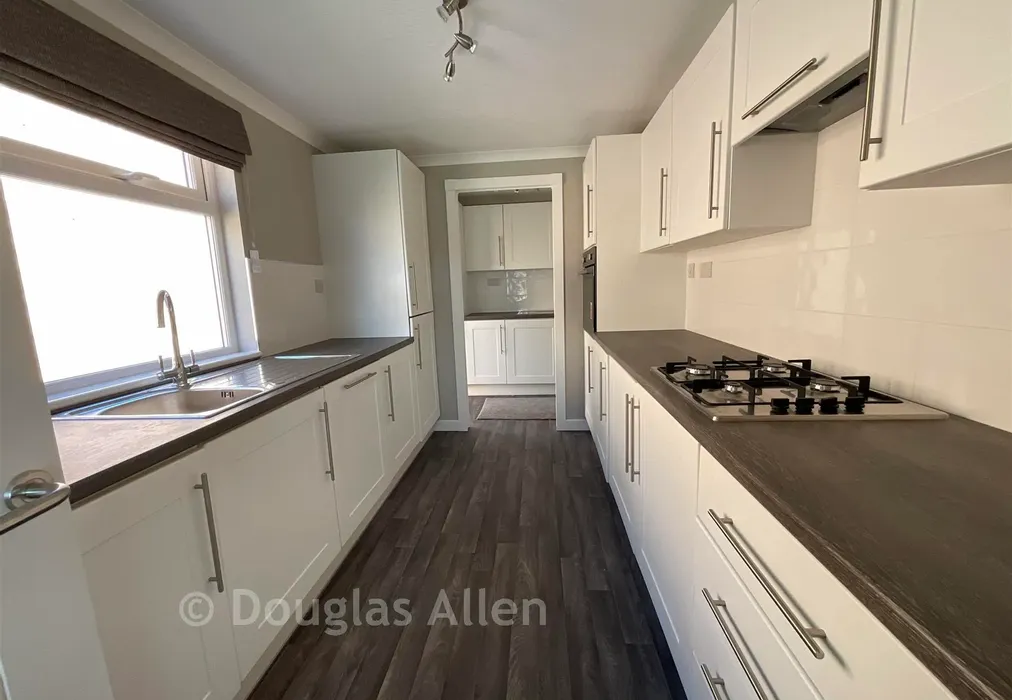 Kitchen - Hawk Hill, Battlesbridge, Wickford, Essex - Wards of Kent