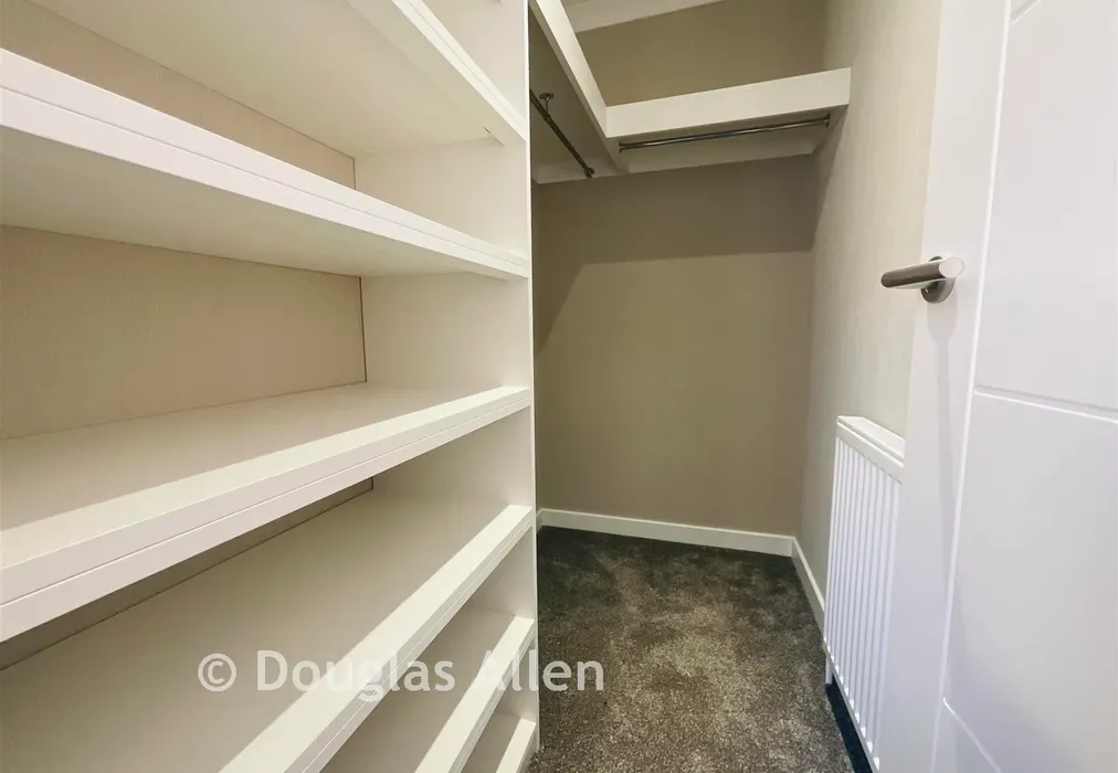 Walk In Wardrobe - Hawk Hill, Battlesbridge, Wickford, Essex - Wards of Kent