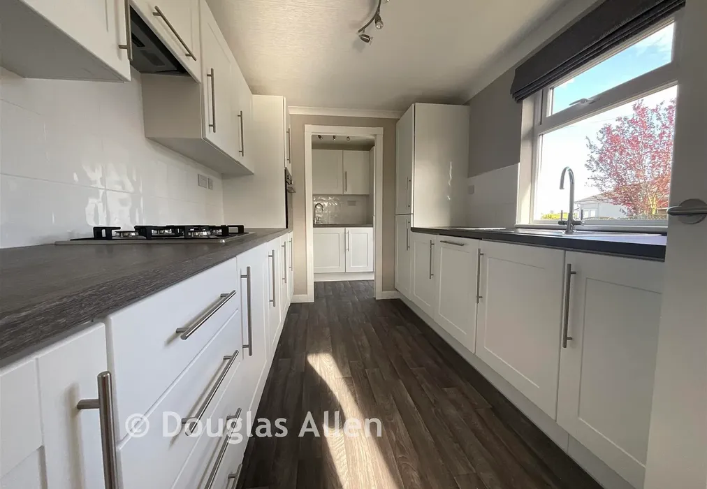 Kitchen - Hawk Hill, Battlesbridge, Wickford, Essex - Wards of Kent