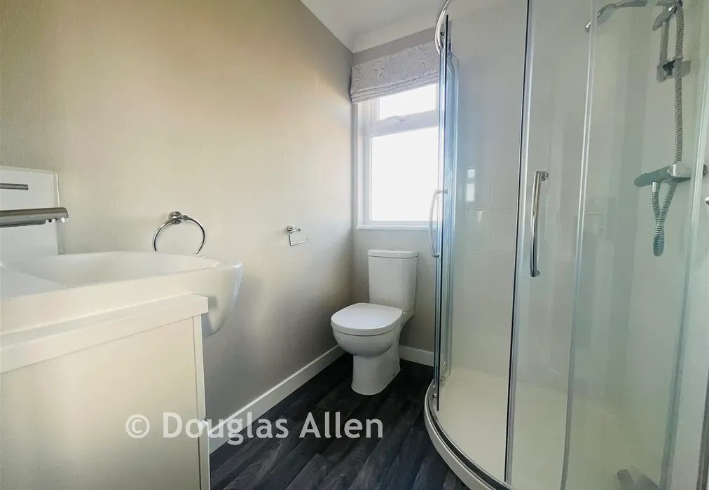 En-Suite Shower Room - Hawk Hill, Battlesbridge, Wickford, Essex - Wards of Kent