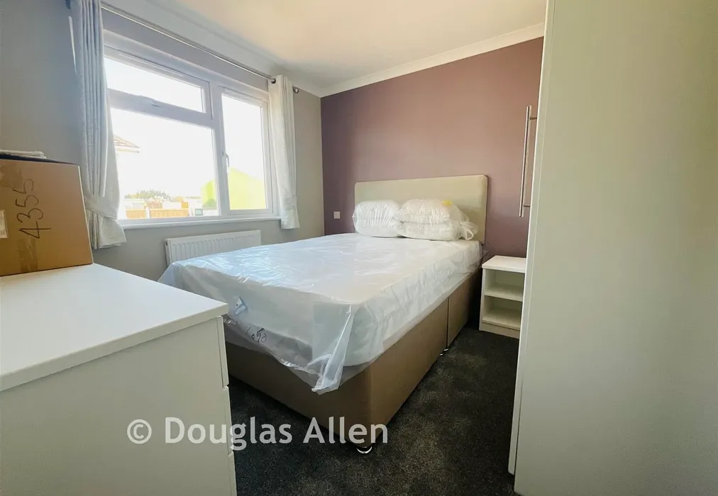 Bedroom 2 - Hawk Hill, Battlesbridge, Wickford, Essex - Wards of Kent