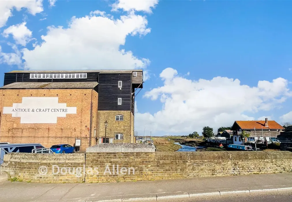 External Lifestyle Photograph - Hawk Hill, Battlesbridge, Wickford, Essex - Wards of Kent