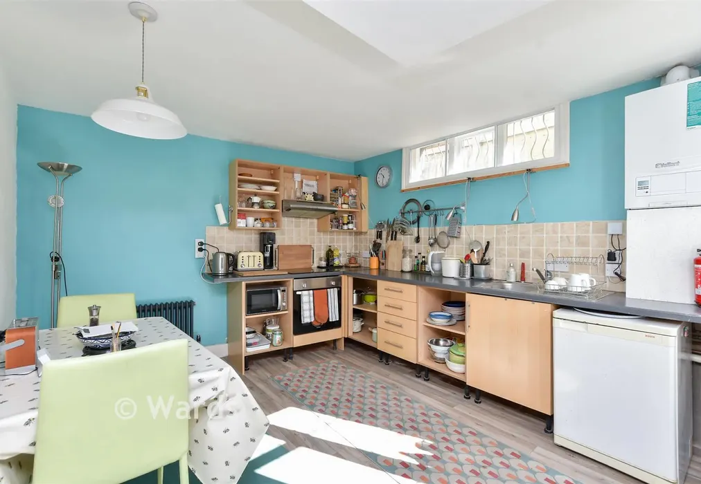 Kitchen - Sweyn Road, Cliftonville, Margate, Kent - Wards of Kent