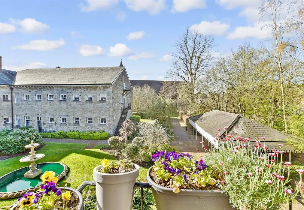 Views To Front - Fennel Close, Maidstone, Kent - Wards of Kent