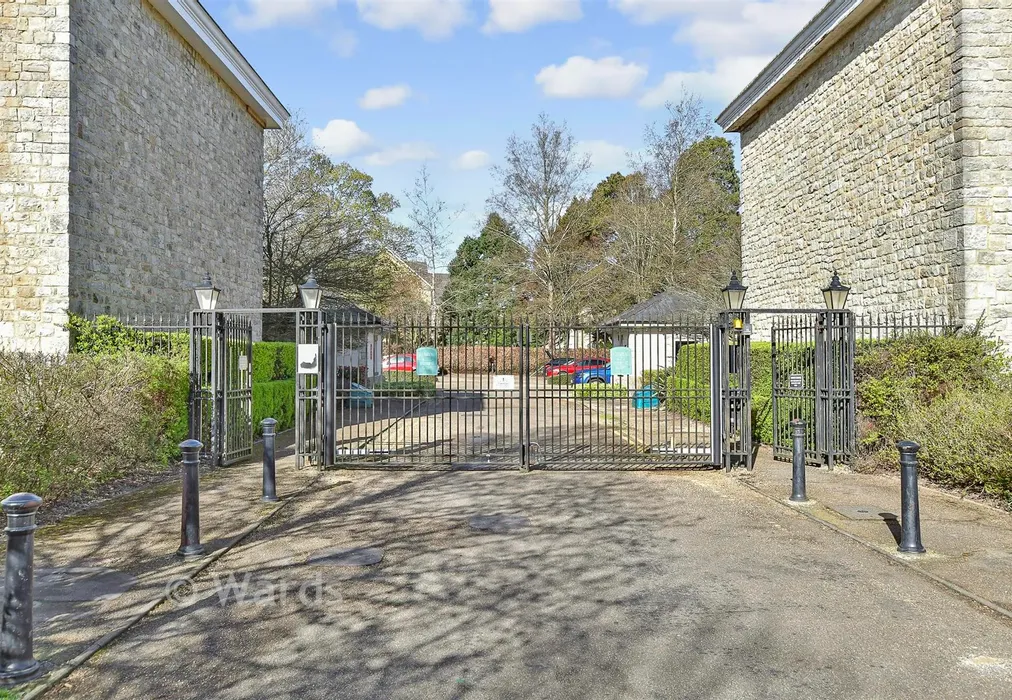 External Feature - Fennel Close, Maidstone, Kent - Wards of Kent