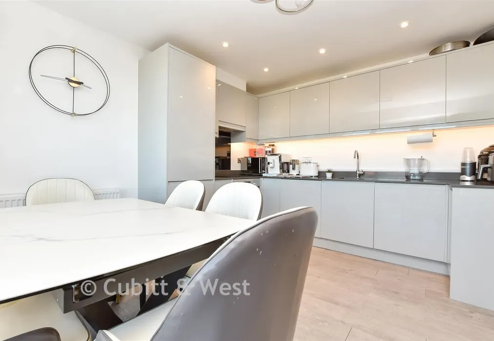 Lounge / Kitchen / Dining Room - Mill Green Road, Mitcham Junction, Mitcham, Surrey - Wards of Kent