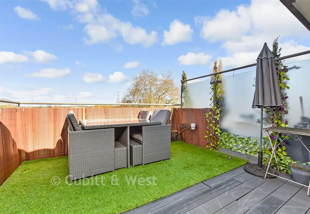 Balcony / Terrace - Mill Green Road, Mitcham Junction, Mitcham, Surrey - Wards of Kent