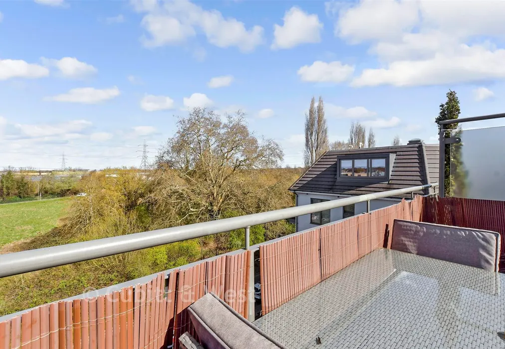 Balcony / Terrace - Mill Green Road, Mitcham Junction, Mitcham, Surrey - Wards of Kent