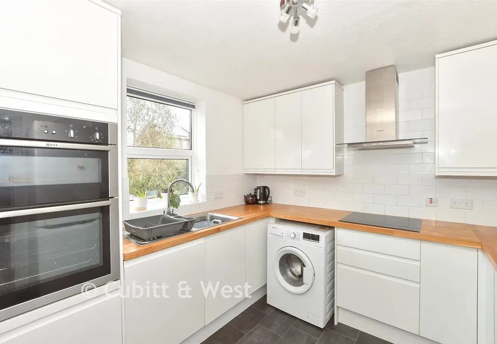 Kitchen - Semley Road, Hassocks, West Sussex - Wards of Kent