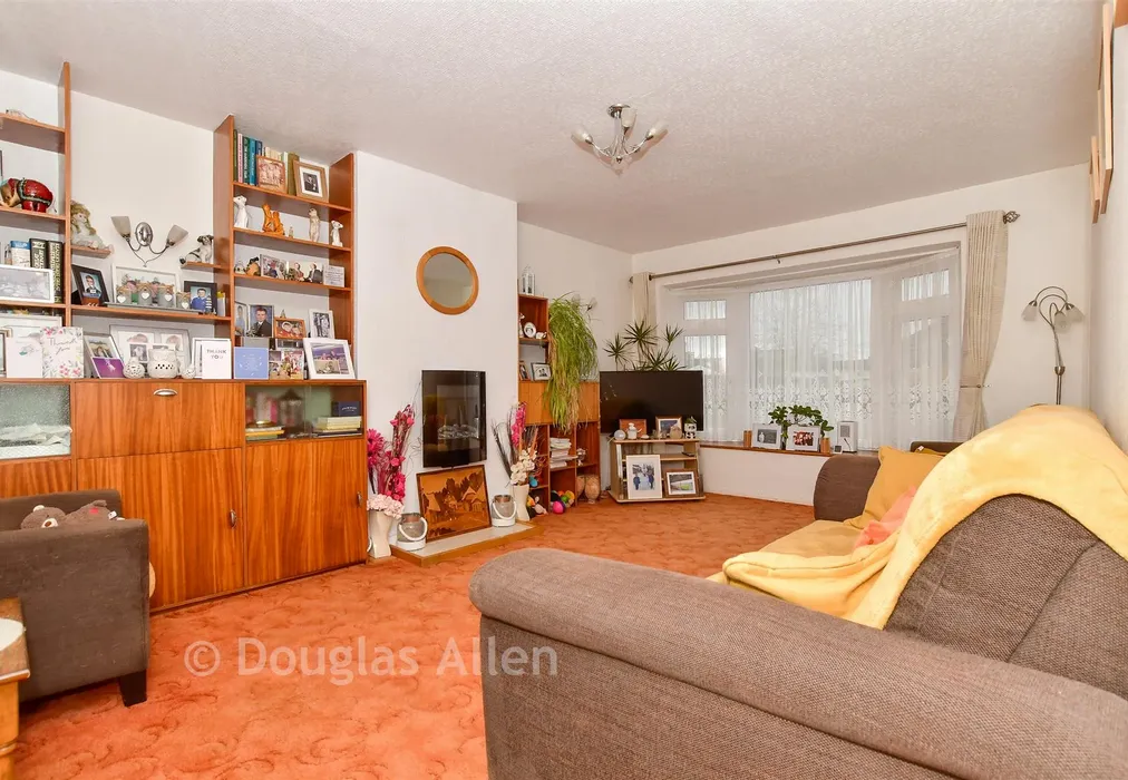 Lounge - Romney Road, Billericay, Essex - Wards of Kent