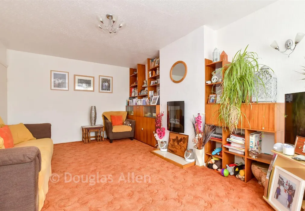 Lounge - Romney Road, Billericay, Essex - Wards of Kent