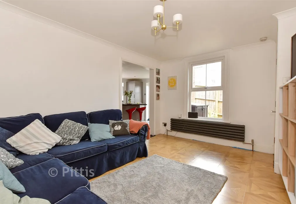 Dining Room - Whitepit Lane, Newport, Isle of Wight - Wards of Kent