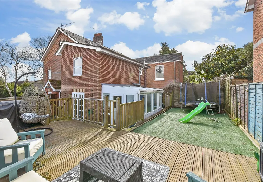 Rear Garden - Whitepit Lane, Newport, Isle of Wight - Wards of Kent