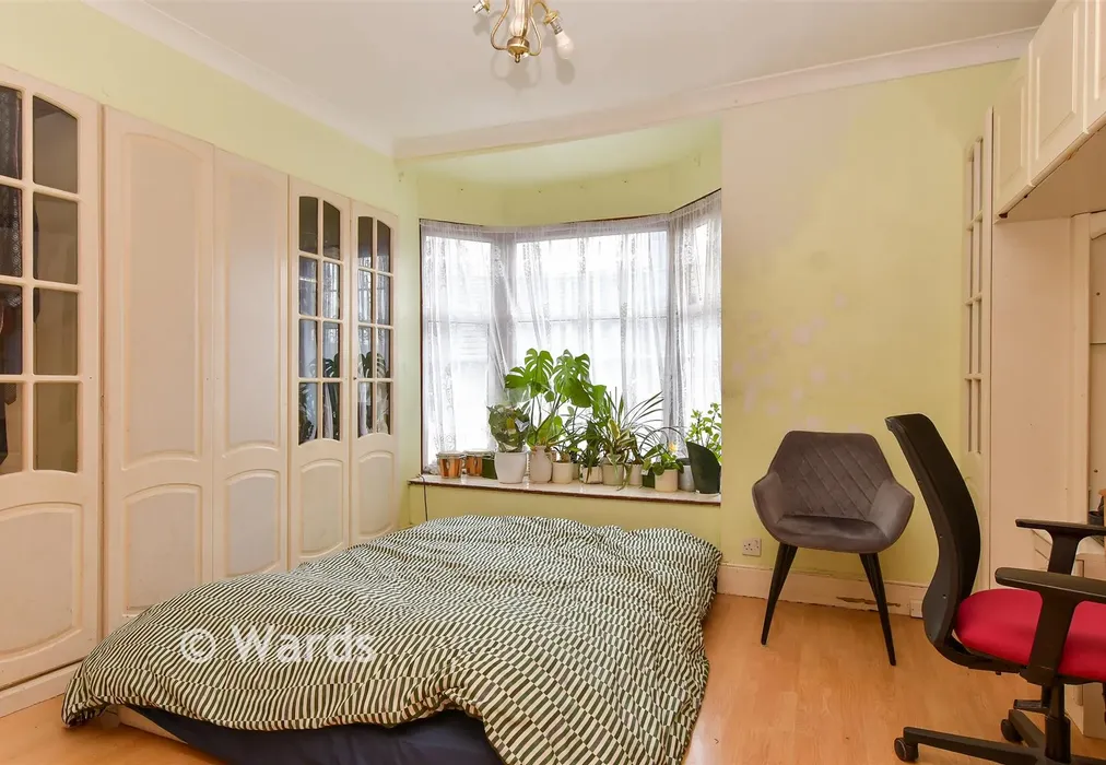 Bedroom 1 - Great Queen Street, Dartford, Kent - Wards of Kent