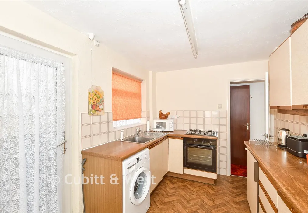 Kitchen - Downsview Avenue, Woodingdean, Brighton, East Sussex - Wards of Kent