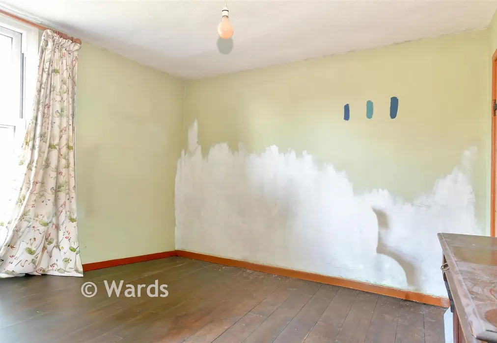 Bedroom 1 - Bush Road, Cuxton, Rochester, Kent - Wards of Kent