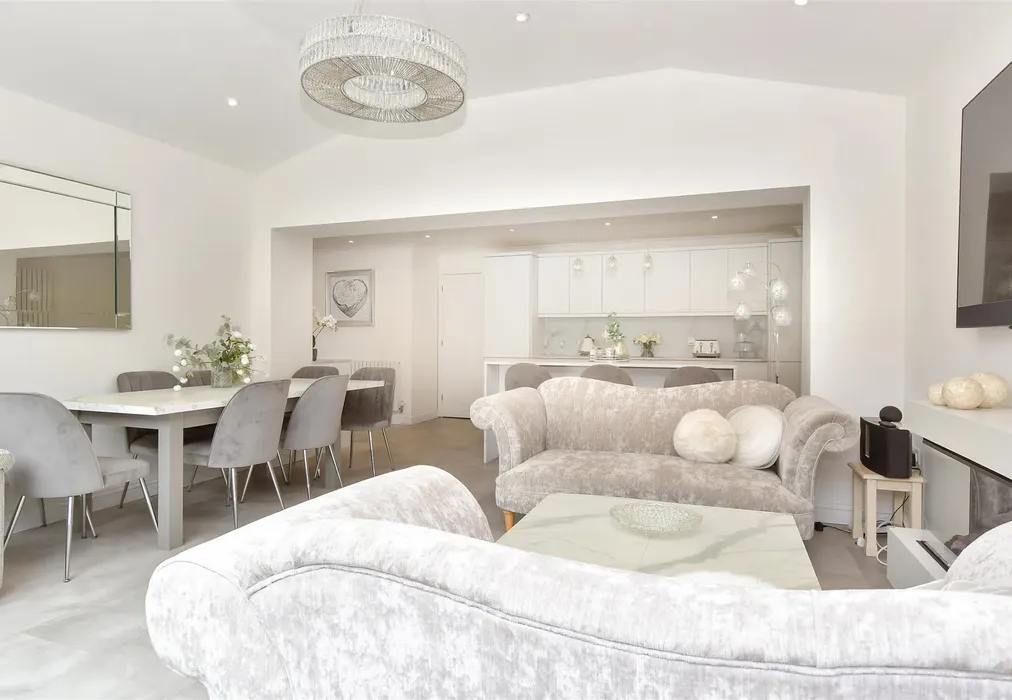 Family Area - Wilks Close, Rainham, Gillingham, Kent - Wards of Kent
