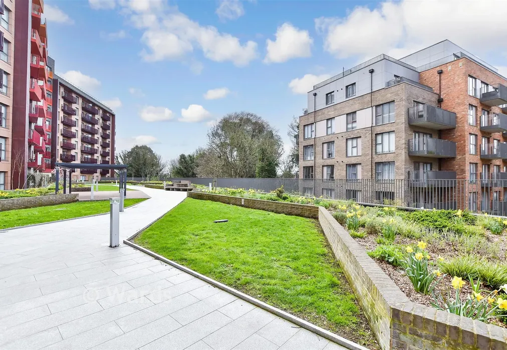 Communal Gardens - Leander Heights, Mill Wood, Maidstone, Kent - Wards of Kent
