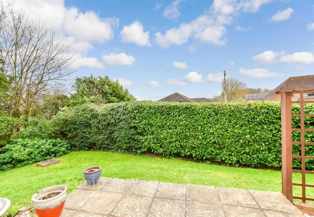 Communal Gardens - Havant Road, Horndean, Waterlooville, Hampshire - Wards of Kent