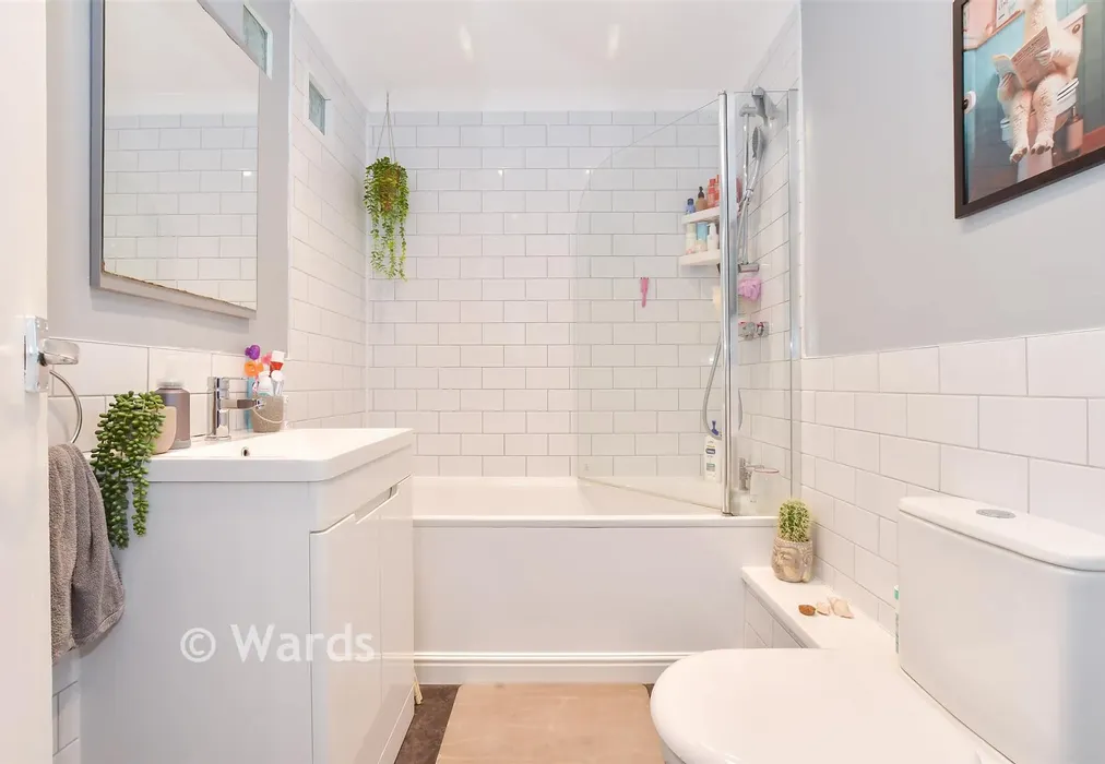 Bathroom - Owen Square, Walmer, Deal, Kent - Wards of Kent