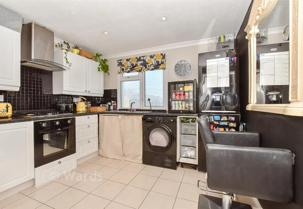 Kitchen - Owen Square, Walmer, Deal, Kent - Wards of Kent