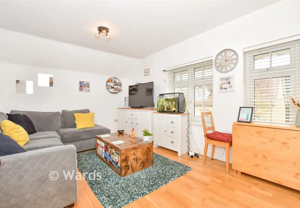 Lounge/Diner - Albion Drive, Larkfield, Kent - Wards of Kent